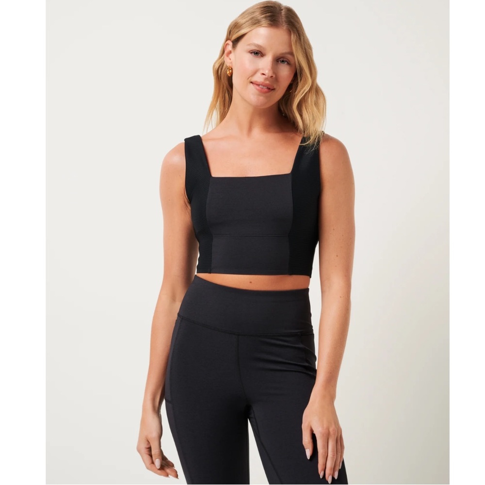 Travis Mathew Moveknit Sport Top New!